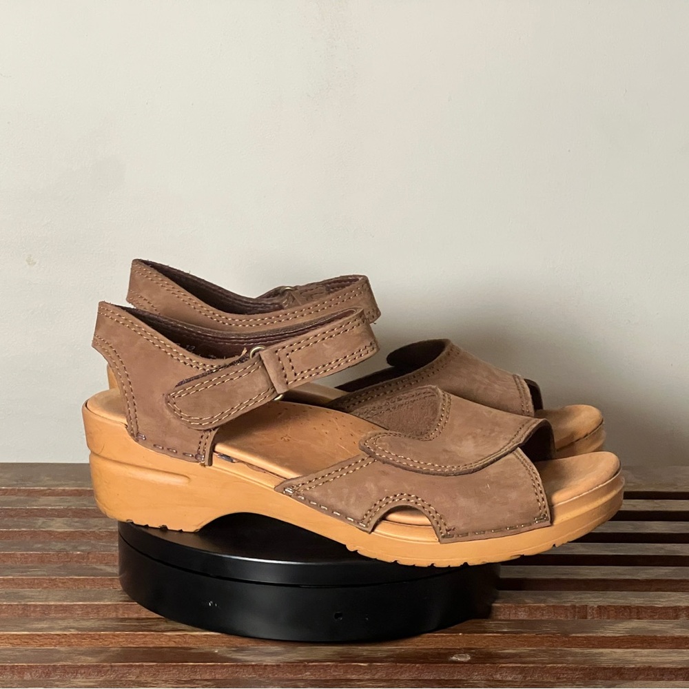 Dansko sandals brown size 42 / US 11.5-12 EUC